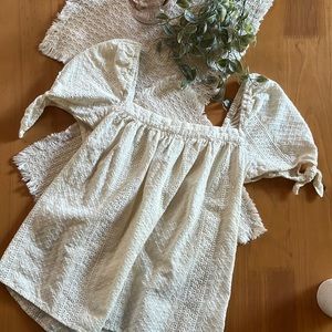 Cream Eyelet Square Neck Top With Ties Size Extra Small / Feminine